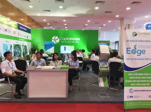 Capital House nhận giải thưởng Gian h&agrave;ng ấn tượng tại Triển l&atilde;m VNREA EXPO 2016.