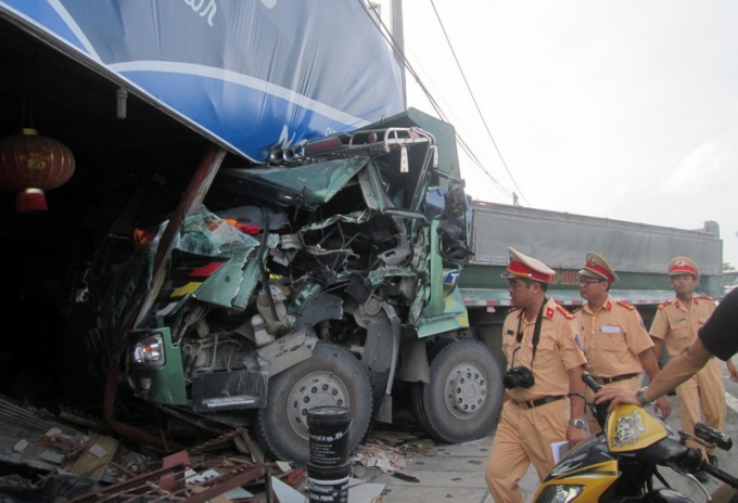 Lực lượng chức năng đ&atilde; c&oacute; mặt tại hiện trường để xử l&yacute;.