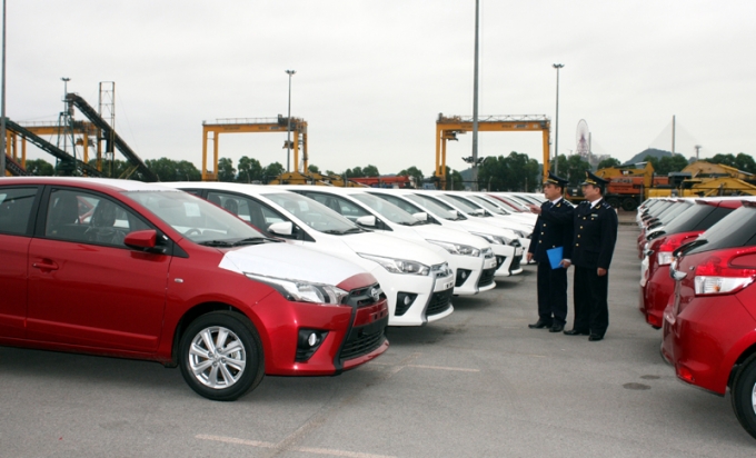 Nhập khẩu &ocirc; t&ocirc; qua cảng C&aacute;i L&acirc;n tăng mạnh.