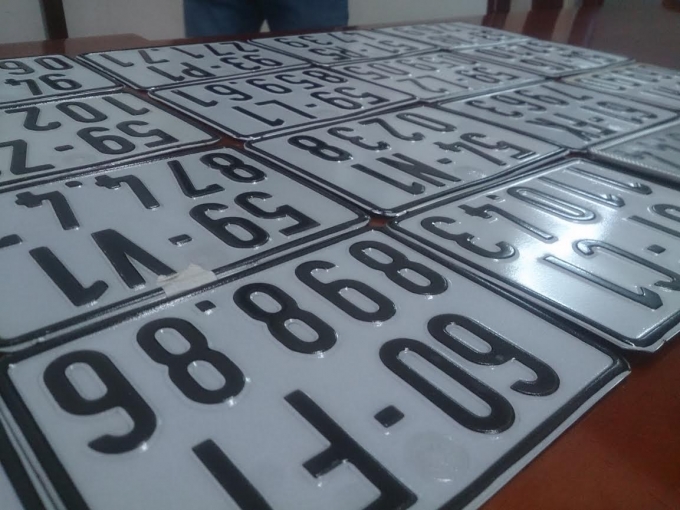 Bi&ecirc;̉n s&ocirc;́ giả.