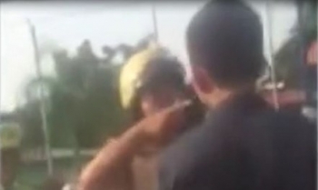 Lại xuất hiện clip CSGT đánh người ở TPHCM