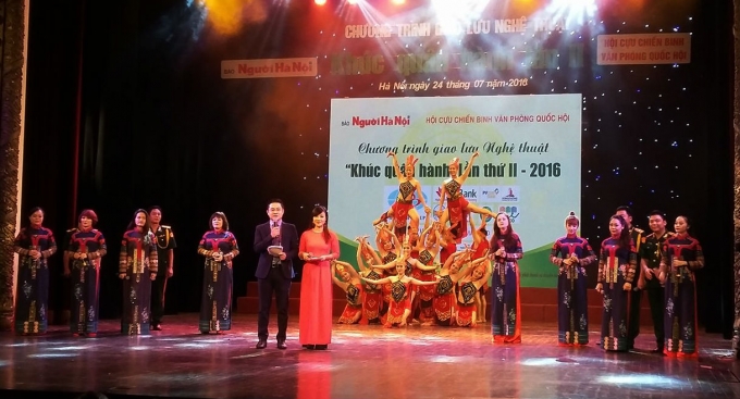 Những tiết mục văn nghệ thể hiện tinh thần y&ecirc;u nước, l&ograve;ng tự h&agrave;o d&acirc;n tộc được thể hiện trong chương tr&igrave;nh.