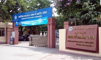 "Nếu biết trước học phí tăng hàng năm, tôi không chọn Đại học Kinh tế quốc dân"