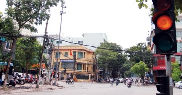 Xử phạt vượt đèn vàng, người dân lúng túng