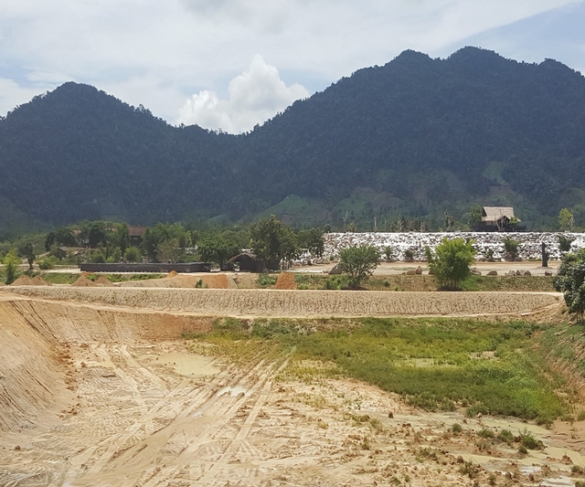 Hiện trường dự &aacute;n rất vắng vẻ, hoang sơ