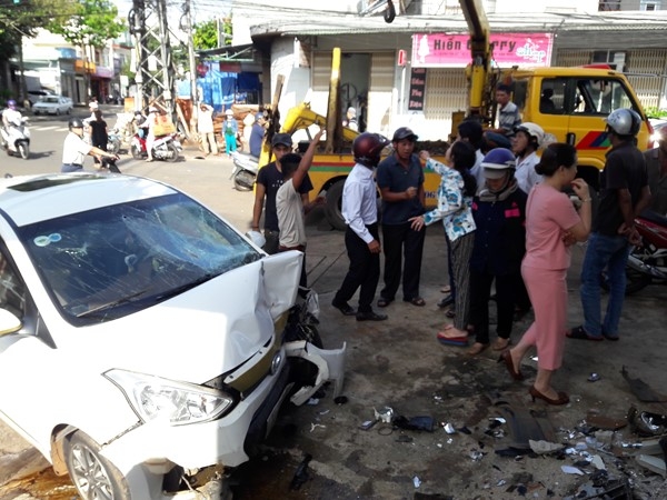 Nguy&ecirc;n nh&acirc;n vụ tai nạn giao th&ocirc;ng đang được Đội CSGT TP.Pleiku l&agrave;m r&otilde;. Ảnh Lao Động