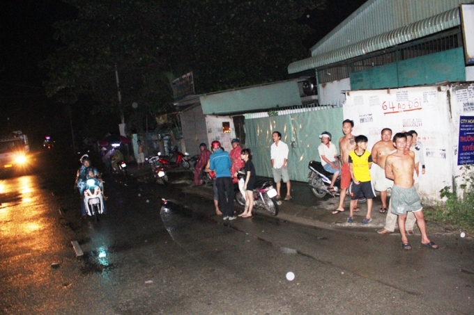 Ngọn lửa bất ngờ b&ugrave;ng ph&aacute;t trở lại sau khi lực lượng chức năng đi về.