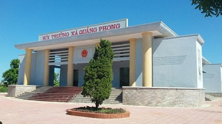 Hội trường UBND x&atilde;.