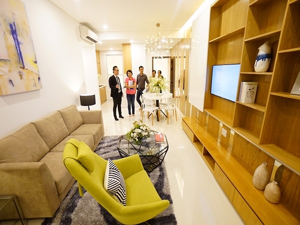 Kh&aacute;ch đến tham quan nh&agrave; mẫu The Sun Avenue tại 67 Mai Ch&iacute; Thọ, Q.2