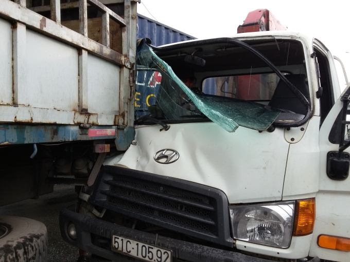 Vụ việc khiến c&aacute;c phương tiện hư hỏng nặng