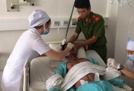 Nghi can đang được điều trị tại Bệnh viện Đa khoa tỉnh Kh&aacute;nh H&ograve;a.