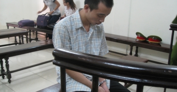 Không phê ma túy, hai “con nghiện” dùng dao tử chiến