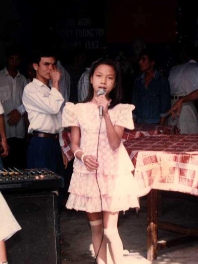 Ca h&aacute;t l&agrave; niềm đam m&ecirc; m&atilde;nh liệt của Mỹ T&acirc;m ngay từ khi c&ograve;n ngồi tr&ecirc;n ghế nh&agrave; trường.