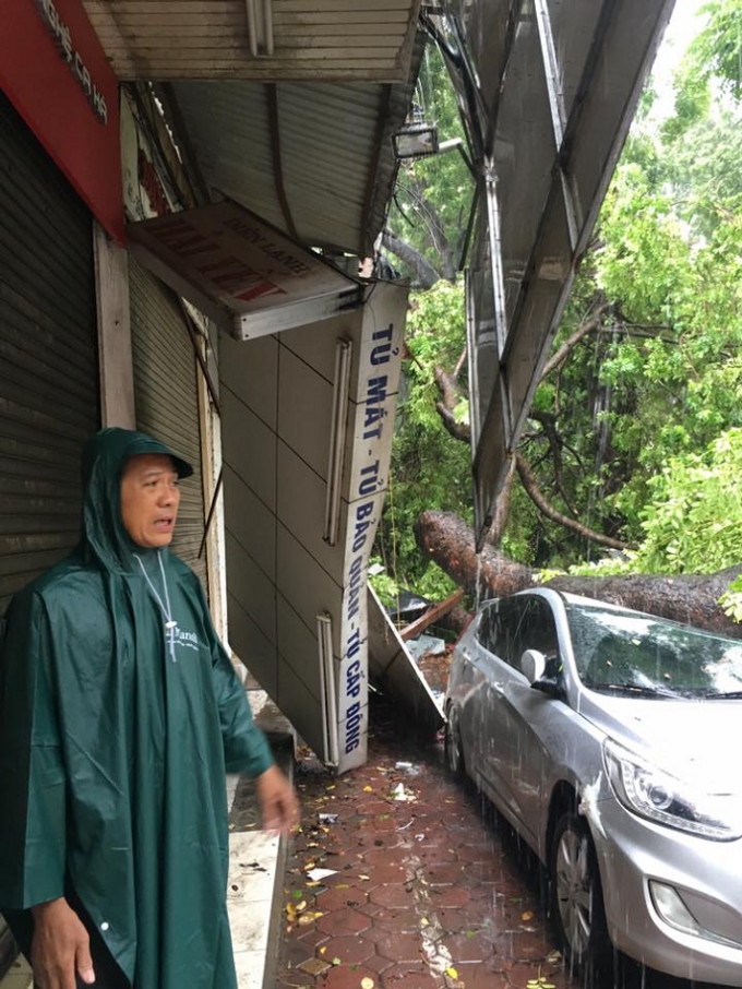 Th&ocirc;ng tin mới nhất về cơn b&atilde;o số 1: 1 người chết v&agrave; 4 người kh&aacute;c bị thương