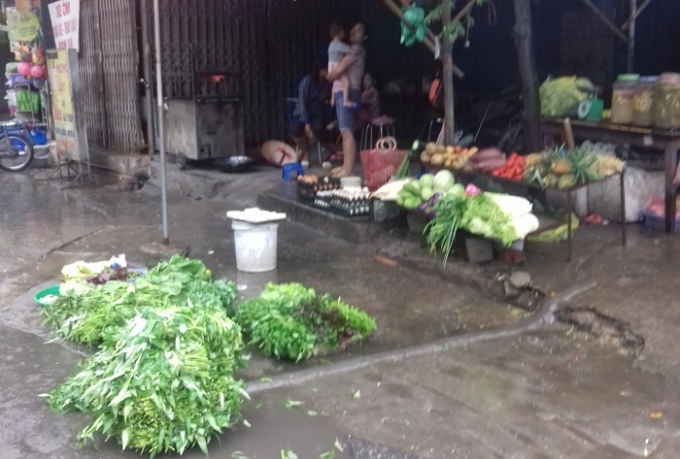H&agrave; Nội: Rau tăng gi&aacute; đột ngột sau cơn b&atilde;o số 1