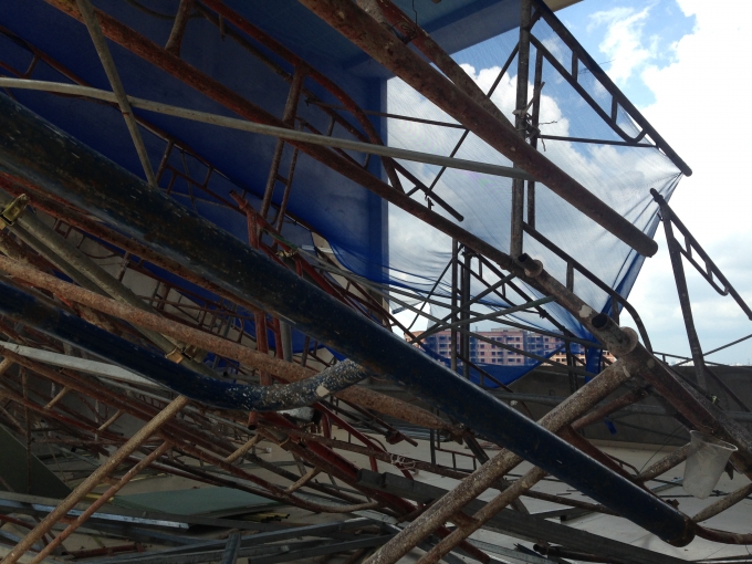 TP HCM: S&acirc;̣p giàn giáo khiến 3 người bị thương tại chung cư Dream Home Luxury Gò V&acirc;́p