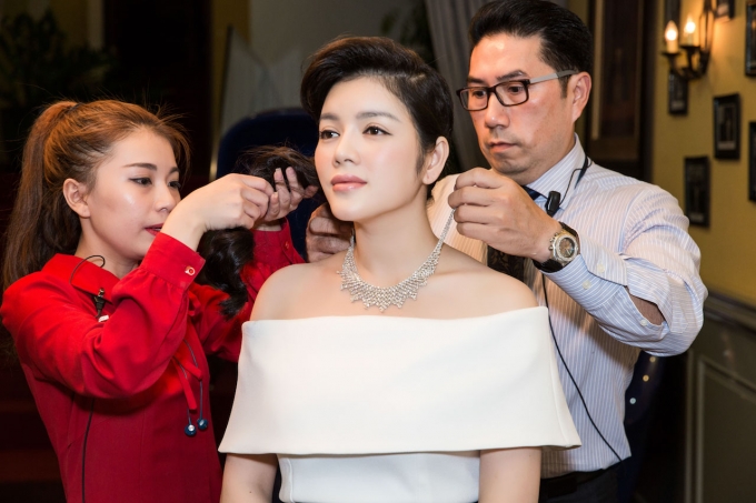 Cho&aacute;ng với triển l&atilde;m kim cương triệu đ&ocirc;