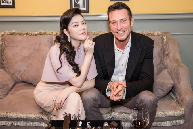 Cho&aacute;ng với triển l&atilde;m kim cương triệu đ&ocirc;