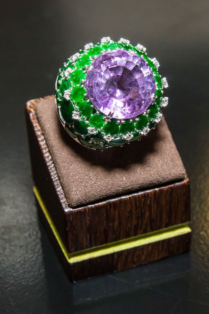 Cho&aacute;ng với triển l&atilde;m kim cương triệu đ&ocirc;