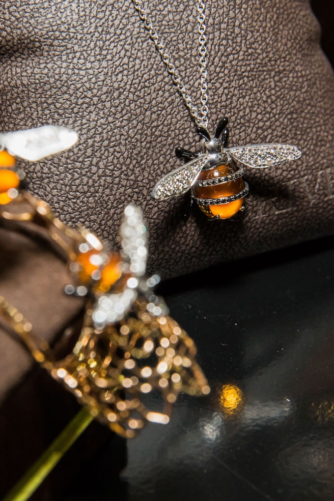 Cho&aacute;ng với triển l&atilde;m kim cương triệu đ&ocirc;