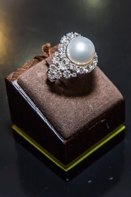 Cho&aacute;ng với triển l&atilde;m kim cương triệu đ&ocirc;