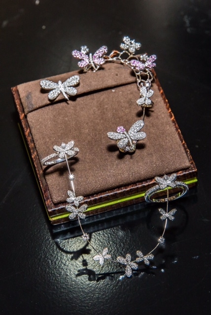 Cho&aacute;ng với triển l&atilde;m kim cương triệu đ&ocirc;