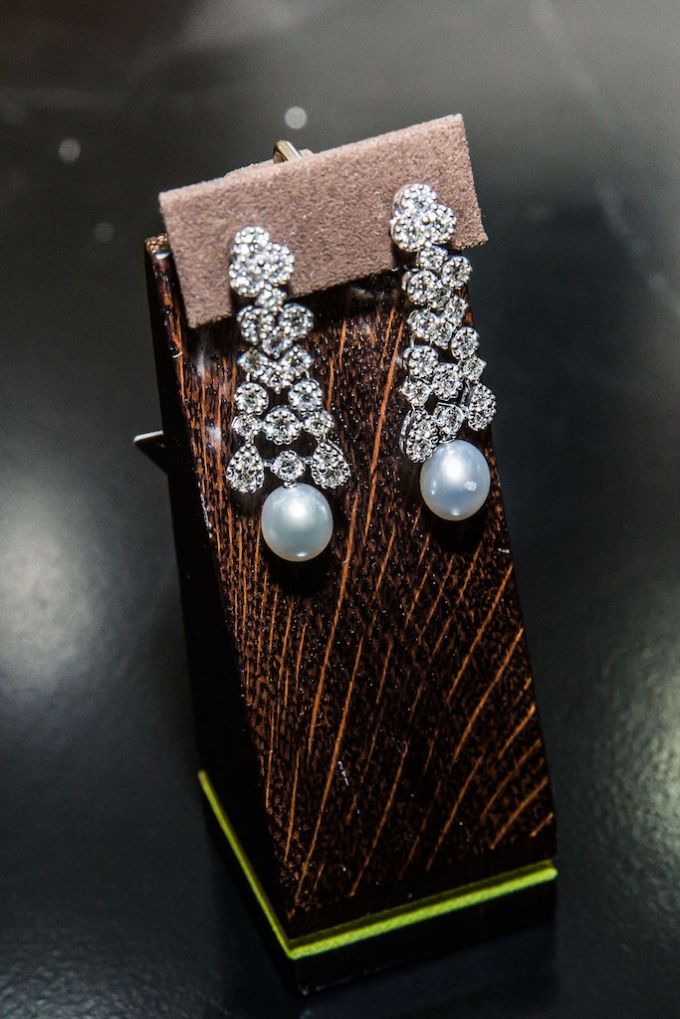 Cho&aacute;ng với triển l&atilde;m kim cương triệu đ&ocirc;