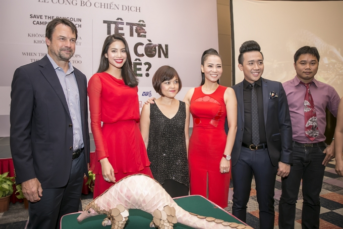 Phạm Hương diện đầm đỏ cuốn h&uacute;t l&agrave;m đại sứ thiện ch&iacute; bảo vệ động vật hoang d&atilde;