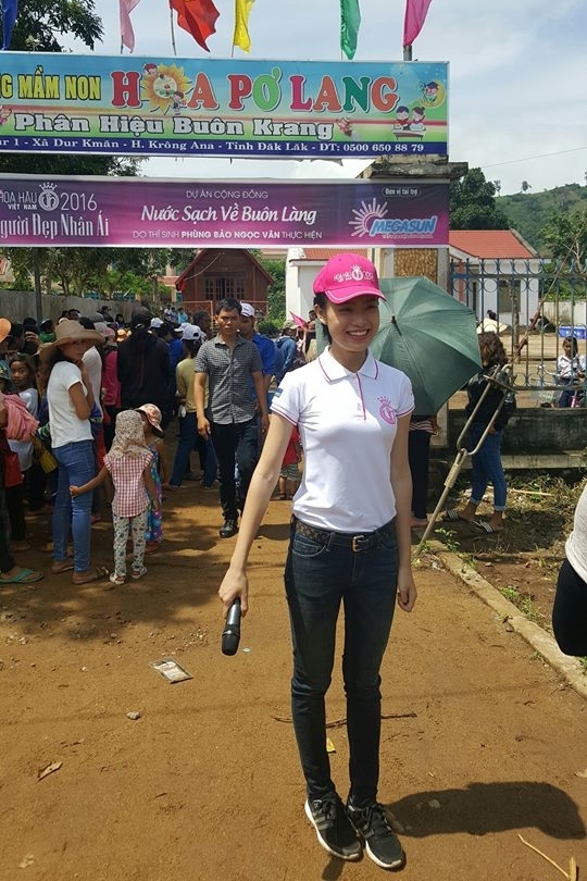 Hoa hậu Việt Nam 2016: Th&iacute; sinh học giỏi kh&oacute;c li&ecirc;n tục v&igrave; thấy m&igrave;nh l&agrave;m chưa đủ tốt