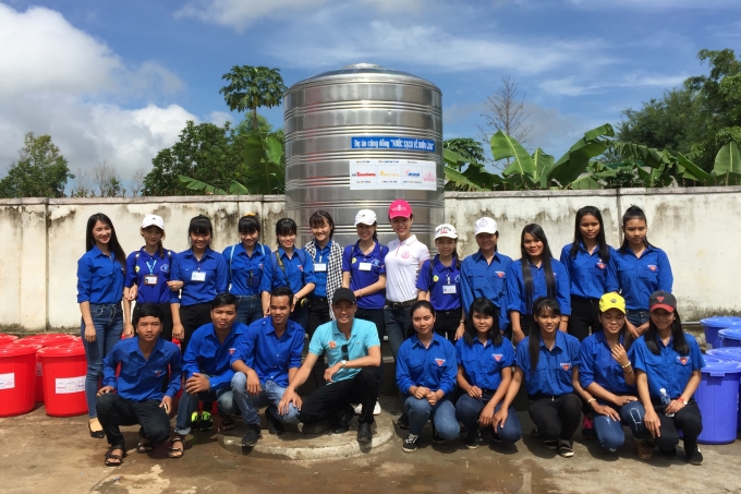 Hoa hậu Việt Nam 2016: Th&iacute; sinh học giỏi kh&oacute;c li&ecirc;n tục v&igrave; thấy m&igrave;nh l&agrave;m chưa đủ tốt