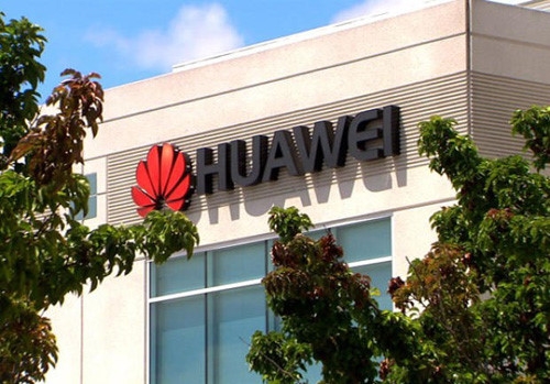 C&aacute;c chuy&ecirc;n gia lo ngại, việc c&aacute;c c&ocirc;ng ty viễn th&ocirc;ng h&agrave;ng đầu của Việt Nam sử dụng sản phẩm Huawei sẽ dẫn đến nguy cơ bị gi&aacute;m s&aacute;t, nghe l&eacute;n, theo d&otilde;i - Ảnh: ZDNet