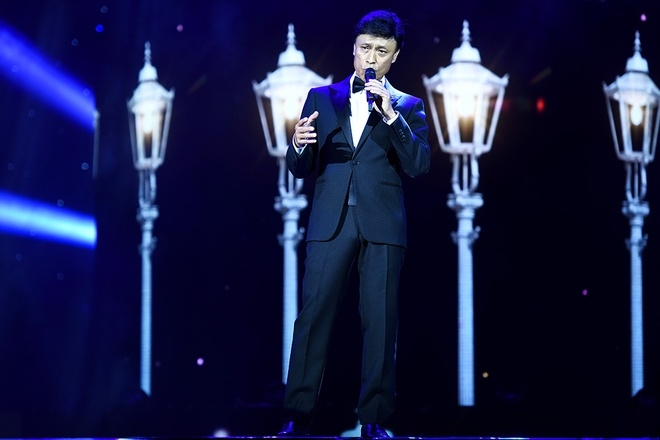 Trong phần h&aacute;t đơn, Tuấn Ngọc thể hiện