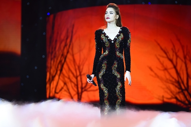 Hồ Ngọc H&agrave; d&agrave;nh tặng kh&aacute;n giả thủ đ&ocirc; c&aacute;c ca kh&uacute;c đặc biệt như