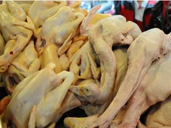 H&agrave;ng tấn thực phẩm bẩn bị lực lượng chức năng ph&aacute;t hiện v&agrave; bắt giữ. Ảnh: minh họa