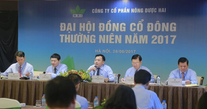 Đo&agrave;n chủ tịch ĐHĐCĐ cho biết năm 2016, HAI đ&atilde; t&aacute;i cơ cấu danh mục đầu tư, tho&aacute;i vốn tại c&aacute;c lĩnh vực kinh doanh &iacute;t hiệu quả.