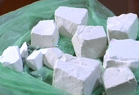 Tang vật thu giữ l&agrave; 10 b&aacute;nh ma t&uacute;y (ảnh minh họa).