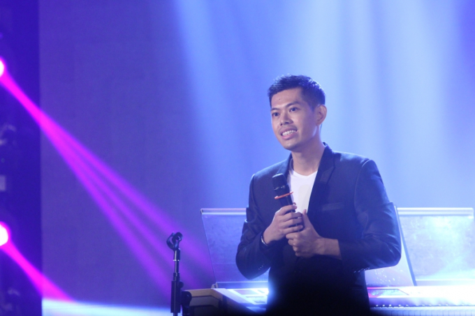 Nhật Hạ h&uacute;t hồn kh&aacute;n giả của