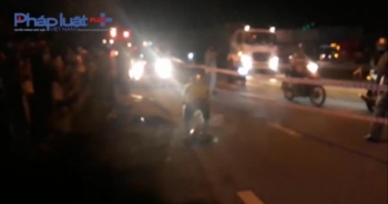 Bình Dương: Container va chạm với xe máy, 1 người tử vong