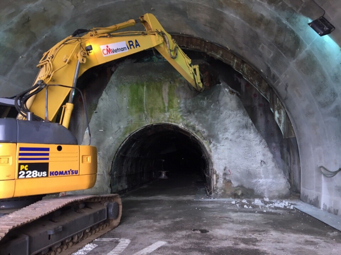 Đơn vị thi c&ocirc;ng hầm Hải V&acirc;n 2 tiến h&agrave;nh nổ m&igrave;n th&iacute; điểm trong v&ograve;ng 1 th&aacute;ng.