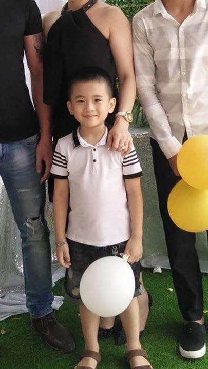 Gia đ&igrave;nh rất hoang mang lo lắng về th&ocirc;ng tin ch&aacute;u Nghĩa.