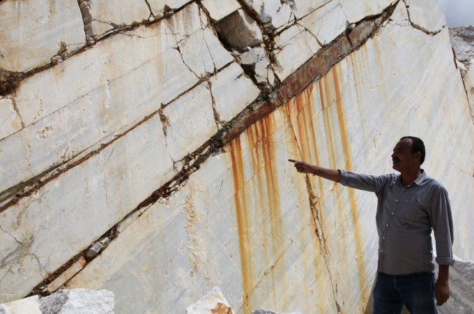 &Ocirc;ng Chhagan Lal Patel cho biết, nhiều năm qua doanh nghiệp của &ocirc;ng hoạt động trong t&igrave;nh trạng thua lỗ, giờ đ&acirc;y nếu &aacute;p dụng theo th&ocirc;ng tư 44 chắc chắn doanh nghiệp của &ocirc;ng sẽ phải đ&oacute;ng cửa.