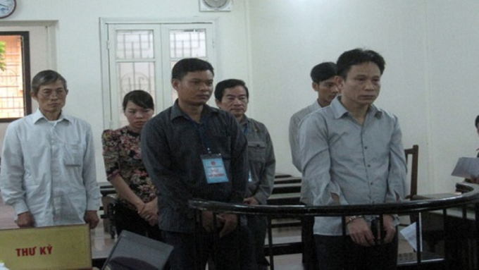 C&aacute;c bị c&aacute;o tại phi&ecirc;n t&ograve;a sơ thẩm.