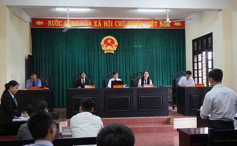 TAND TX.Gia Nghĩa đ&atilde; buộc Đ&agrave;i PTTH Đắk N&ocirc;ng hủy c&aacute;c quyết định tr&aacute;i quy định v&agrave; bồi thường cho ph&oacute;ng vi&ecirc;n.