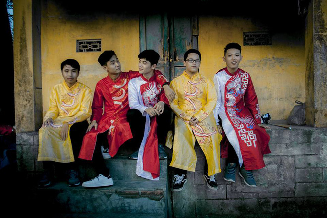 Quảng Ng&atilde;i: Học sinh bức x&uacute;c với bộ ảnh kỉ yếu xấu hơn chụp bằng điện thoại