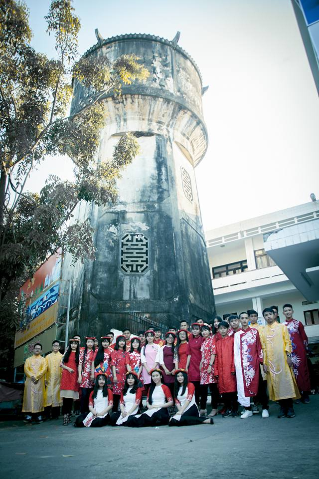 Quảng Ng&atilde;i: Học sinh bức x&uacute;c với bộ ảnh kỉ yếu xấu hơn chụp bằng điện thoại