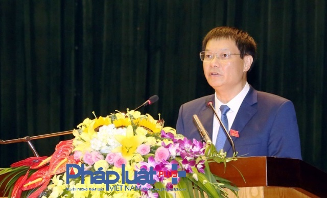 Ph&oacute; B&iacute; thư Thường trực tỉnh ủy, Chủ tịch HĐND tỉnh Vĩnh  Ph&uacute;c Trần Văn Vinh ph&aacute;t biểu khai mạc kỳ họp. (Ảnh: Đ&agrave;o Tấn)