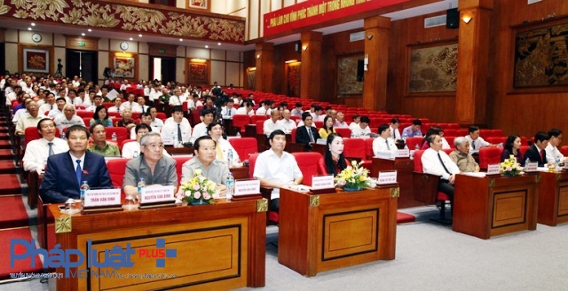 Ủy vi&ecirc;n Trung ương Đảng, B&iacute; thư tỉnh ủy, Trưởng Đo&agrave;n  ĐBQH tỉnh Vĩnh Ph&uacute;c Ho&agrave;ng Thị Th&uacute;y Lan tham dự kỳ họp (Ảnh: Đ&agrave;o Tấn)