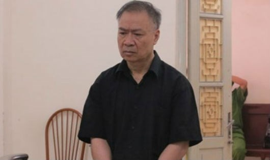 Bị cáo Ph&ugrave;ng Hữu Sơn tại phi&ecirc;n tòa. (Ảnh: b&aacute;o Kinh tế đ&ocirc; thị)