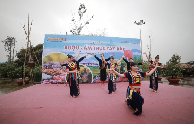 K&eacute;o d&agrave;i từ ng&agrave;y 08/07 đến hết ng&agrave;y 16/07/2017, Lễ hội quy tr&igrave;nh nấu rượu v&agrave; Kh&ocirc;ng gian ẩm thực T&acirc;y Bắc do Khu du lịch Sun World Fansipan Legend tổ chức sẽ diễn ra tại thị trấn Sa Pa, L&agrave;o Cai.&nbsp;