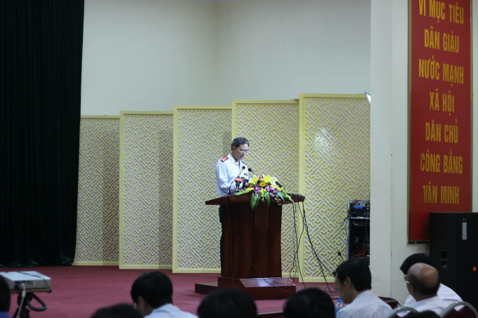 &Ocirc;ng Nguyễn Anh Huy, Ph&oacute; Ch&aacute;nh thanh tra TP H&agrave; Nội đọc bản dự thảo.&nbsp;